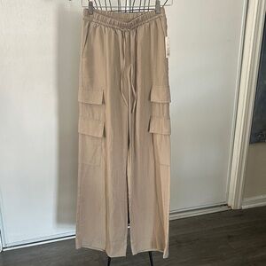 A New Day Wide Leg Cargo Pants in Beige Size XS